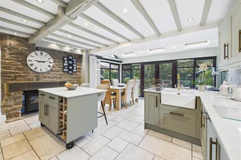 Open plan kitchen/family room