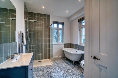 En-Suite Bathroom