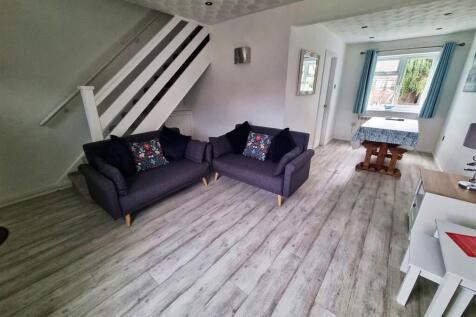 Lounge 1.jpg