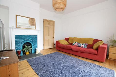 Living Room2.jpg