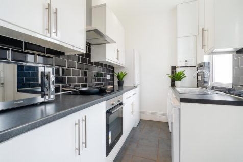 3-bed terraced on 239 Lancing Road, Sheffield, £433/mo