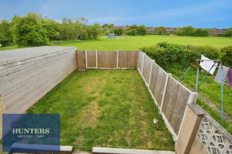 REAR GARDEN 02.jpg