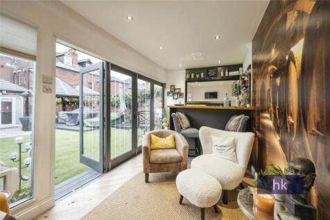 SUMMER HOUSE