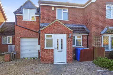 3-bed semi-detached on NN15, Ashdown Close, Barton Seagrave, £1,195/mo
