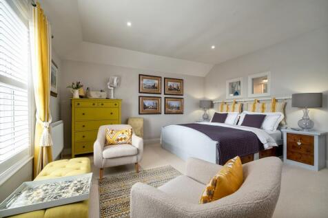 1440px-Elm Farm H...