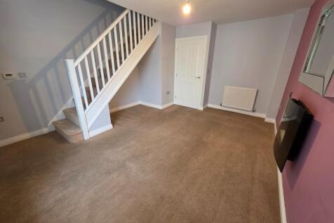 Low Farm Drive, Redcar, TS10 photo 5