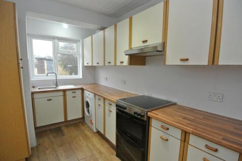 Heathcroft Avenue, Sunbury-On-Thames photo 3