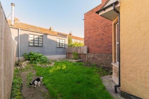 2S7J0LBR - External G.jpg