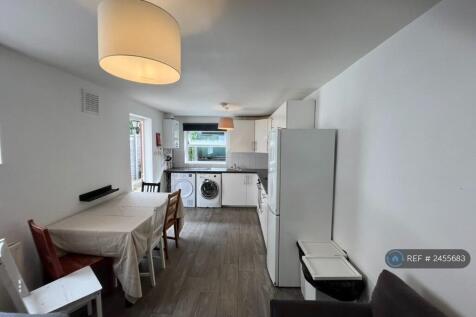 Open Plan Kitchen, Living &amp; Dining Area 