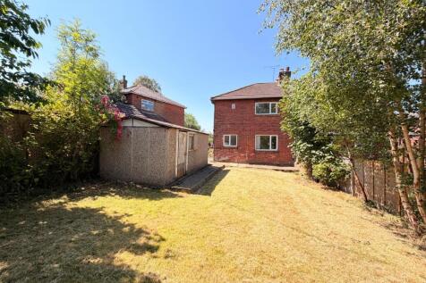 Hawks Nest Gardens East, Alwoodley, Leeds photo 3