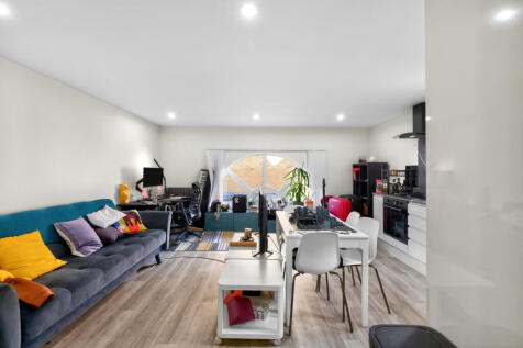 Reception/Kitchen