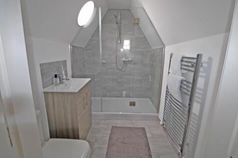 Contemporary En-Suite
