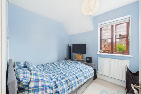 CAM04024G0-PR0032-STILL016