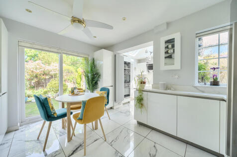 Kitchen / Breakfast Room