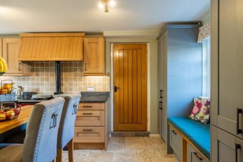 Plaisted-House-18_1b15-035e-c3c2-bebb-c437-a5fb-4d