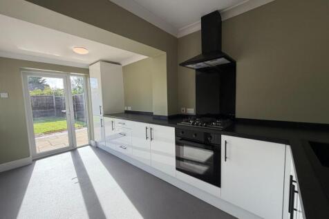 Ennerdale Road, Spinney Hill, Northampton NN3 photo 3