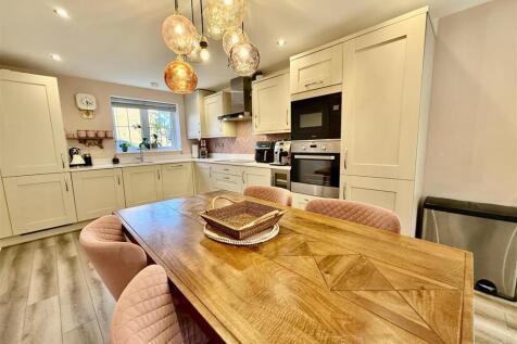 KITCHEN &amp; DINING ROOM