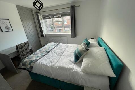 49 Marlborough Close Bedroom 3.3.jpeg
