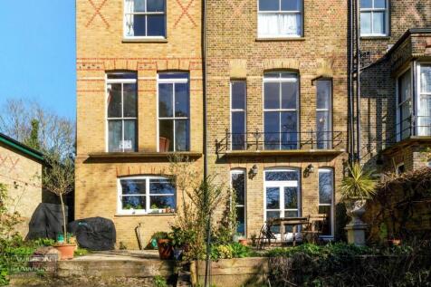 Holm Oak, Mount Park Avenue - oF9FQhFrTbHgaT0NSV3S