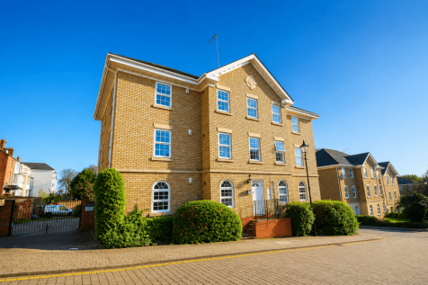 2 Bed Furnished Flat