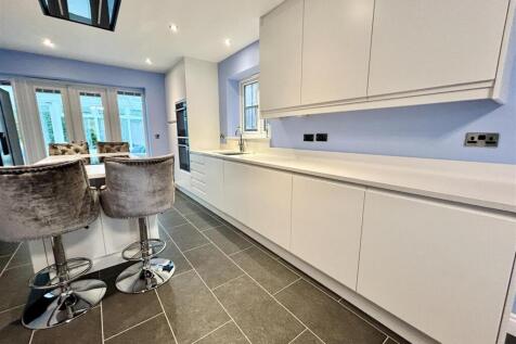 Kitchen/Dining Room View Seven