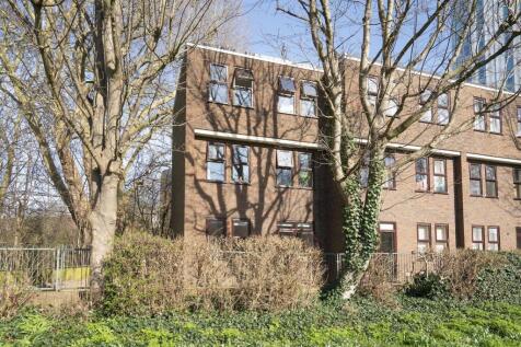 3 Millers Mead Court SW19 external 2.jpg