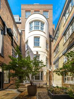 EDIT_Pano_8182_8184-Edit - 250526_SCD_Cobham_House_©_Peter Landers Photography - Large.jpg