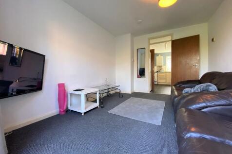 4  Home - 14 Otham Close, Canterbury photo 4