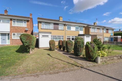 17 LARKSWOOD WALK FRONT.jpg