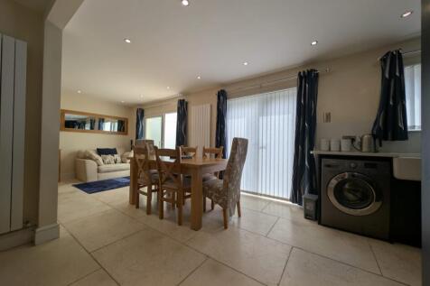 Open plan kitchen/diner/living room