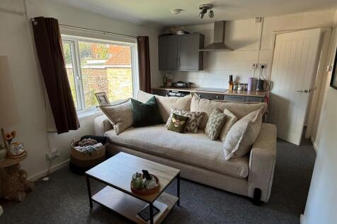 ST GEORGES AVENUE, YEOVIL photo 3