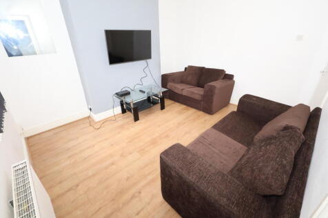 4-bed terraced on Bigham Road, Liverpool, £498/mo