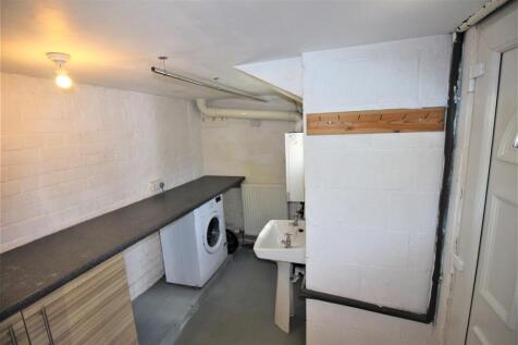 7 - Utility room.jpg