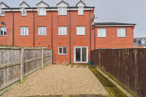 CAM02023G0-PR0198-STILL021