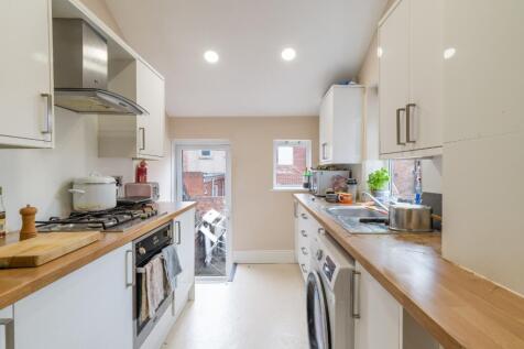 6-bed terraced on (£165pppw) Oakland Road, Newcastle Upon Tyne, Tyne and Wear, NE2 3DR, £4,290/mo