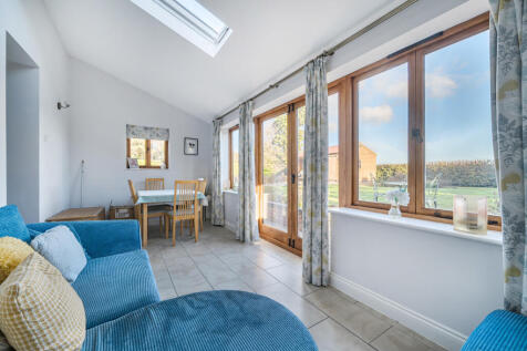 1384815-9-6925c11...