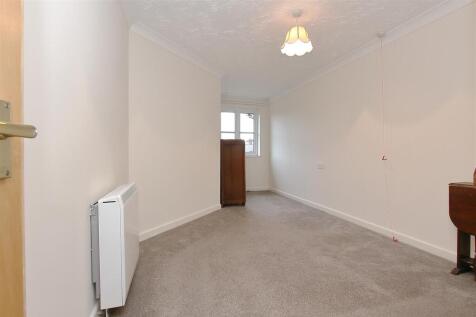 48 Archers Court (3).JPG