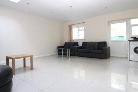 4 Bedroom House on Popes Lane