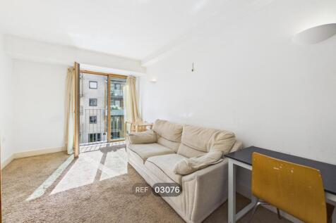 Kitchen &amp; Living area