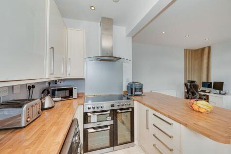 KITCHEN, DINER AND LIVING ROOM