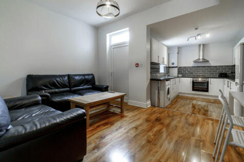 5-bed terraced on Malvern Road, Kensington, Liverpool, £2,925/mo