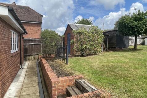 12 Roundhill Close,