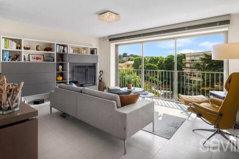 For sale 2 bedroom apartment L'Ilette, Cap d'Antib