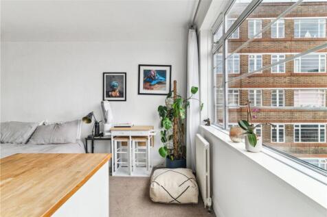 Balham High Road, London, SW17 photo 4