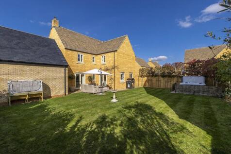 Lawned Garden