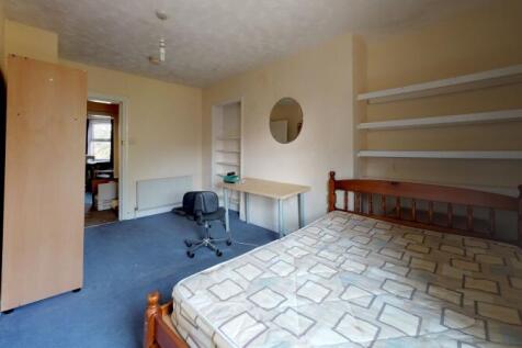 Hyde Park Terrace, Hyde Park, Leeds photo 3