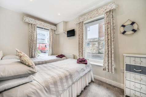 1332199-7-688b67c...