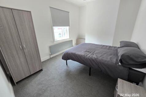 Room 3, 11 Victoria Street, Scarborough photo 5