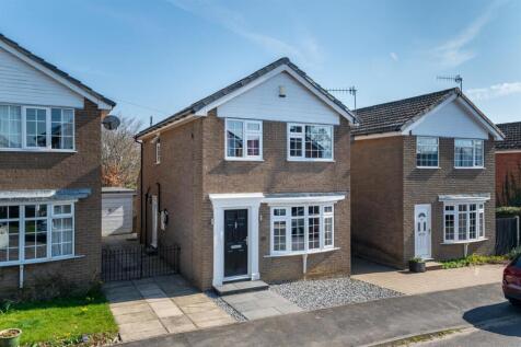 Throstle Nest Close