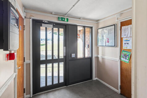 1G Heddon Grove, Hawkshead, Bradford, West Yorkshire, BD5 0TA